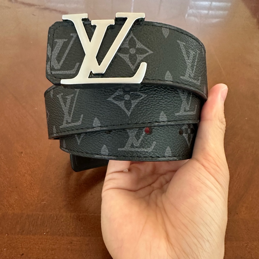 Black and Silver Men’s LV Belt Design